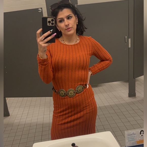 Meet your Posher, Jade - Picture 3 of 8